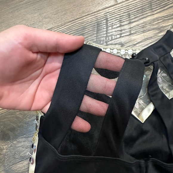 Juniors Crystal Doll Prom/Homecoming Dress - Picture 5 of 5